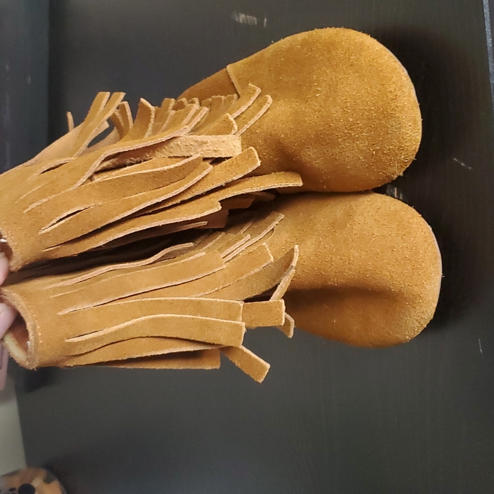 3-4 monkey feet fringe boot